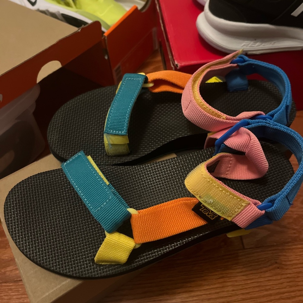 Teva size 7 brand new
